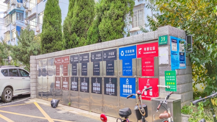 光辉小区外景图