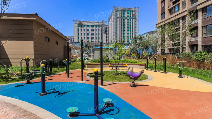 保利金香槟外景图