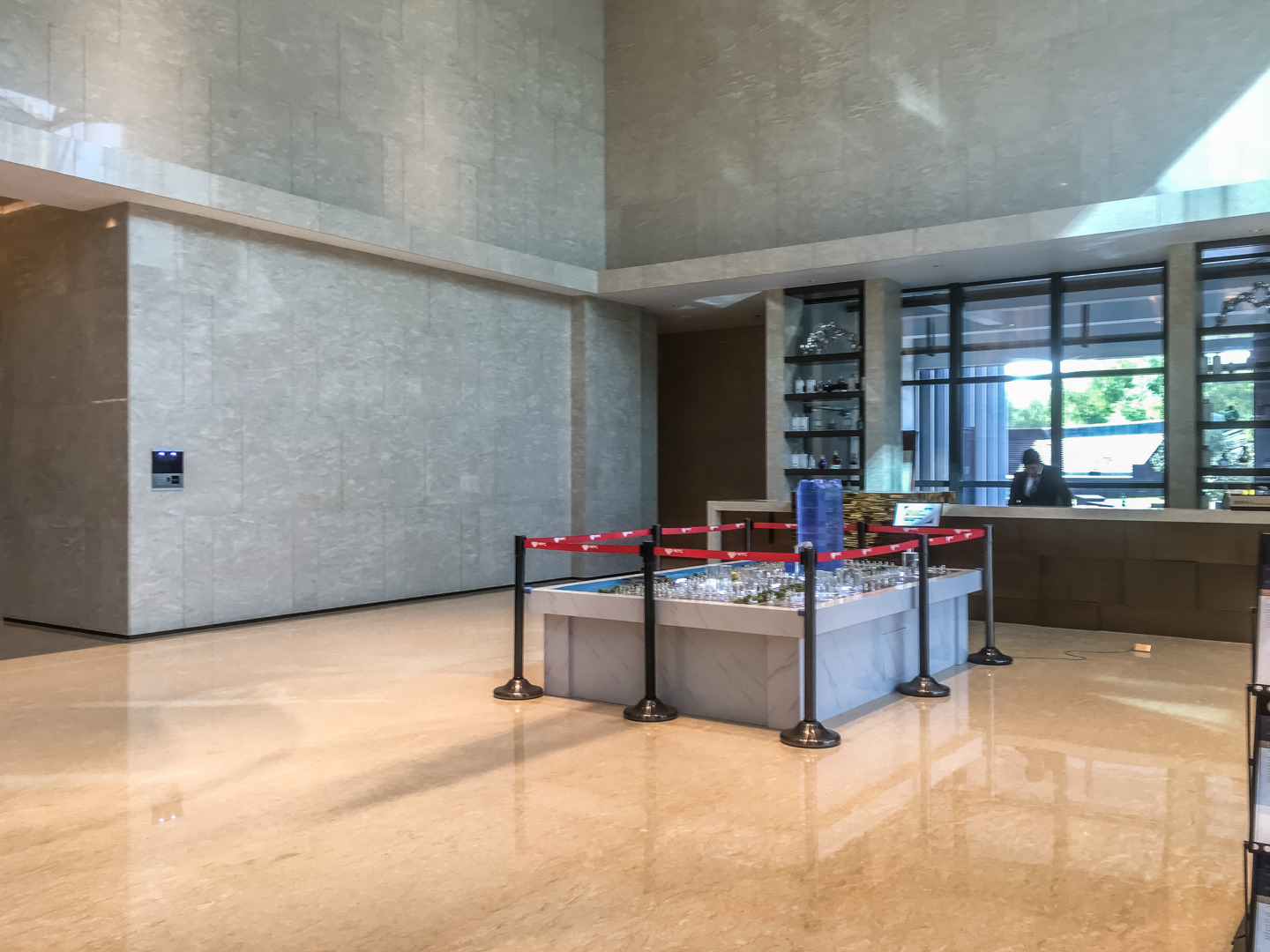 Shi Bao International compound photo 5