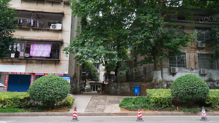 长沙商贸旅游职业技术学校外景图