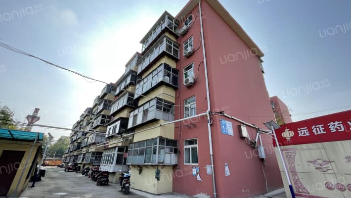 远征药业家属院外景图