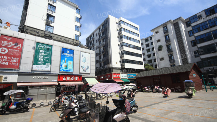 府前住宅小区外景图