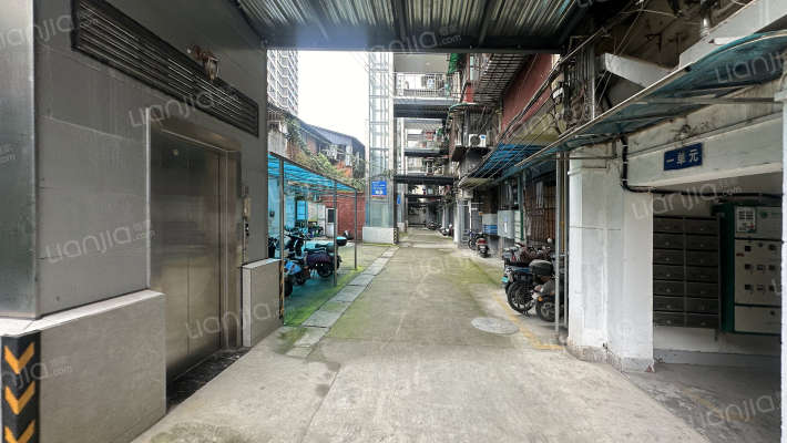 锦里西路68号外景图