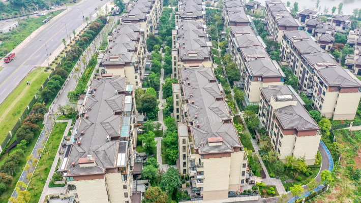 茅莱山居溪岸外景图