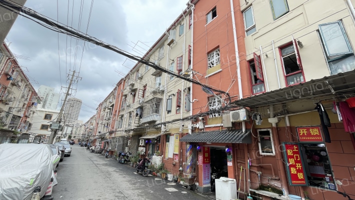 天山三村外景图