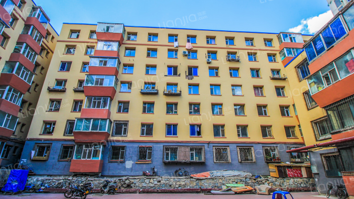 交通能源宿舍外景图