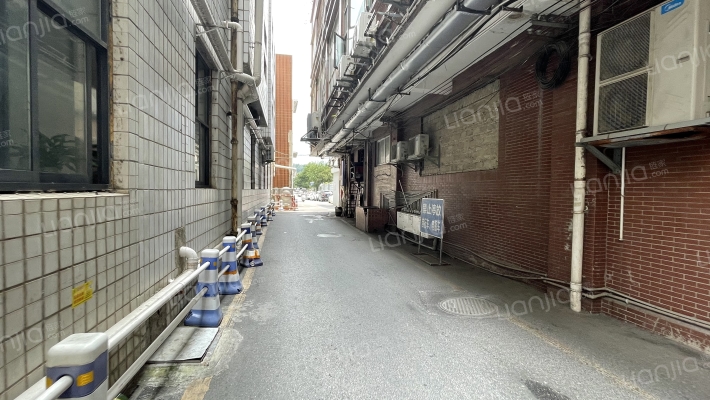 大兴商厦外景图