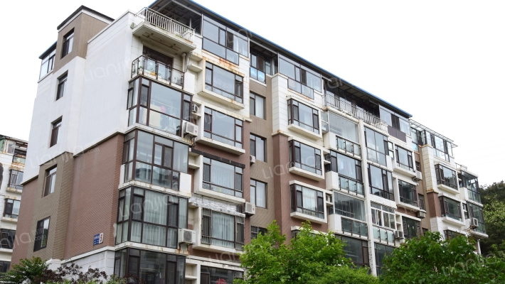 叠彩桃源外景图