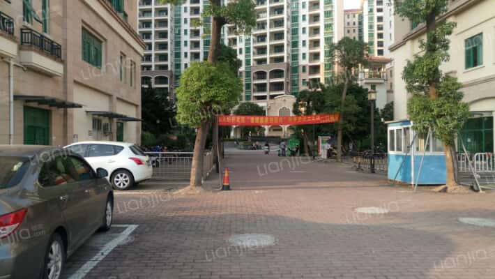 城果润和花园外景图