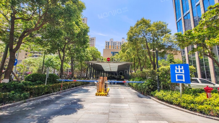鼎丰财富中心外景图