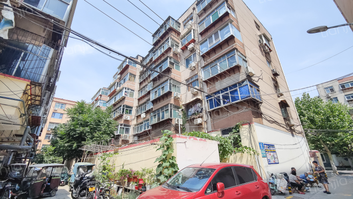 探矿厂宿舍外景图