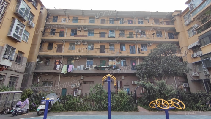 经八路11号院外景图