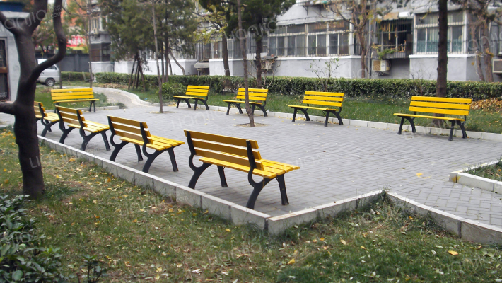 小关东里外景图