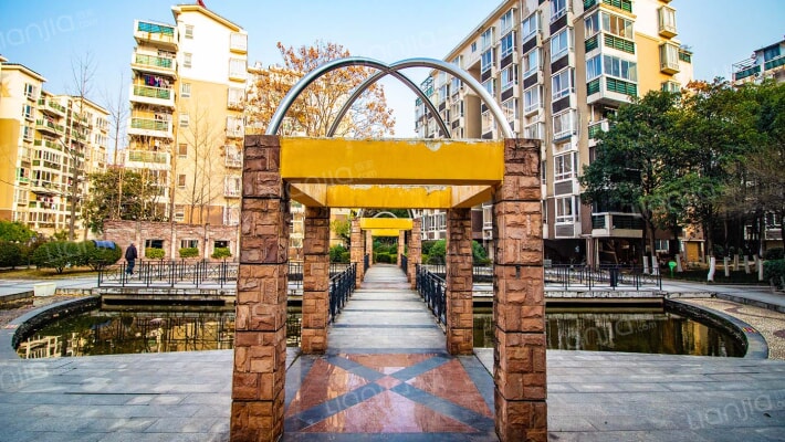 尚文创业城外景图