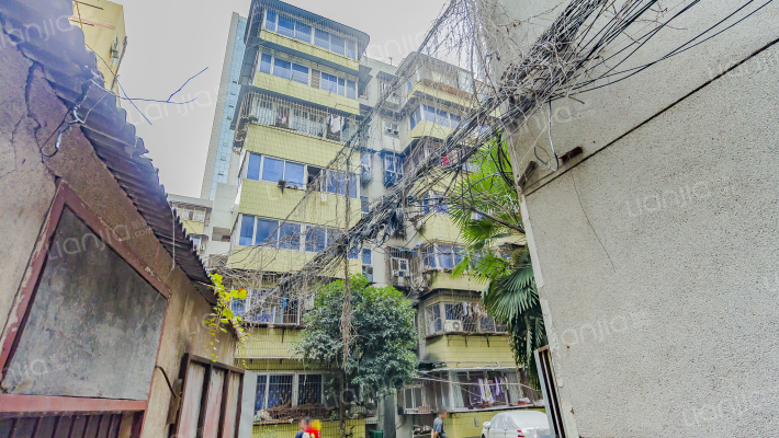 航侧小居外景图