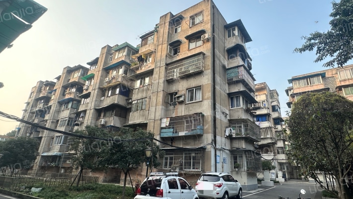 攀钢集团成都钢铁有限责任公司老小区外景图