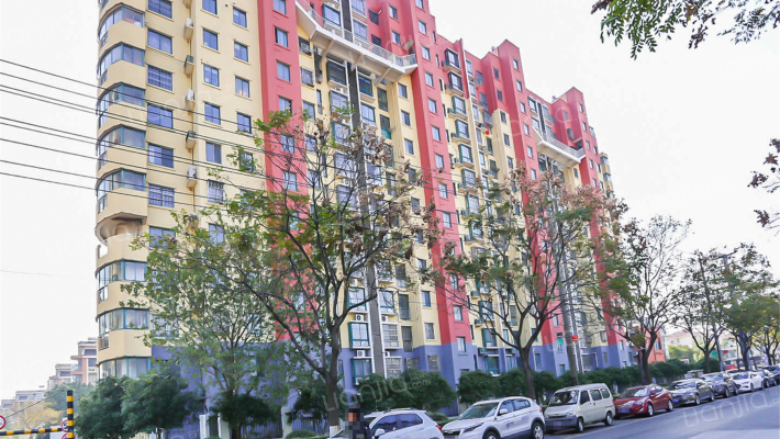 东方假日城外景图