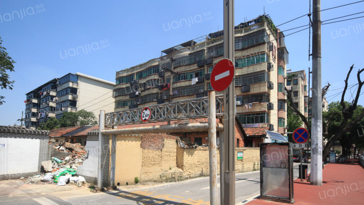 老旧住宅区外景图