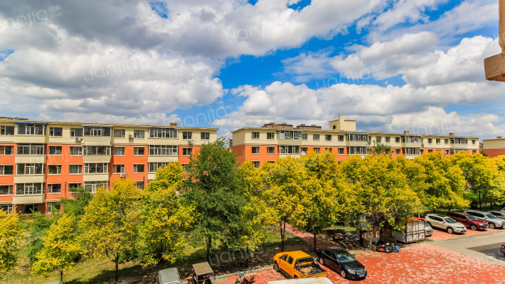 吉林大学家属楼外景图