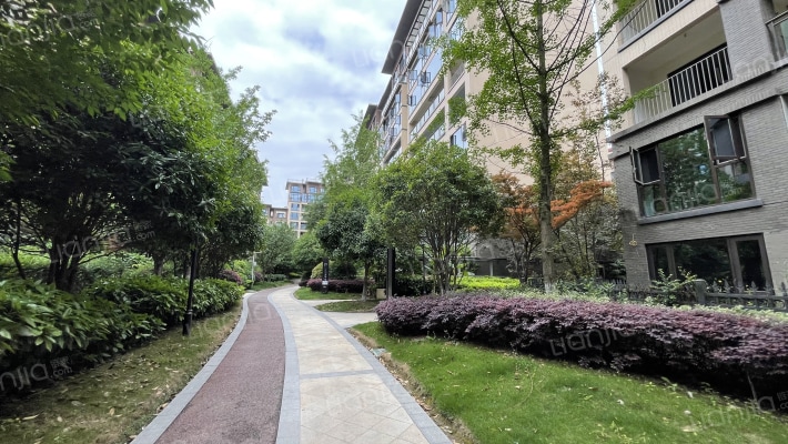 合能枫丹铂麓三期外景图