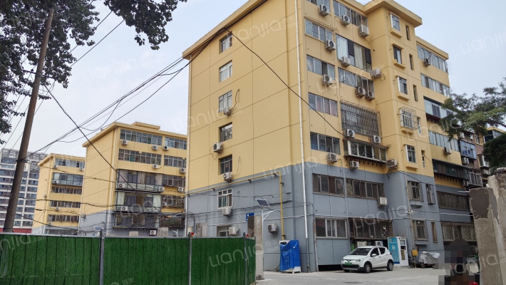 荣军印刷厂宿舍外景图