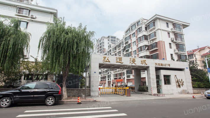 弘通漫城外景图