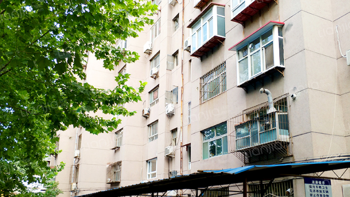 河北科技大学东区宿舍外景图