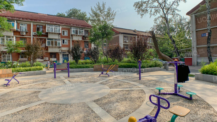 南开大学北村外景图