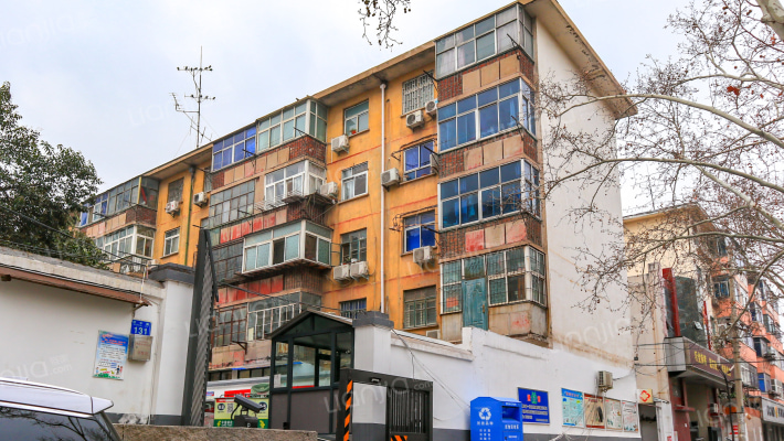 伏牛路131号院外景图