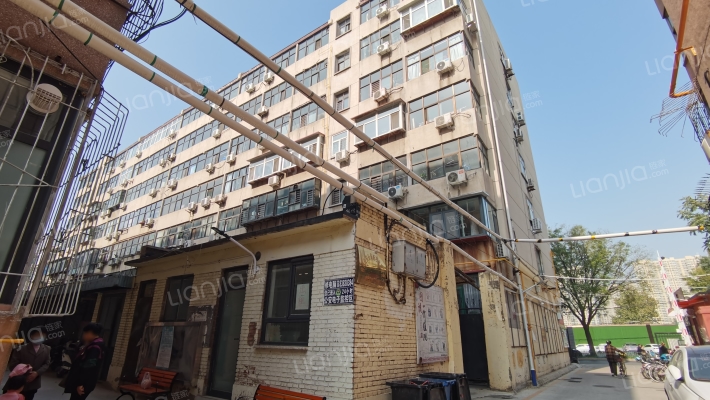 商业银行宿舍外景图