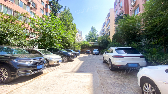 环东新苑外景图