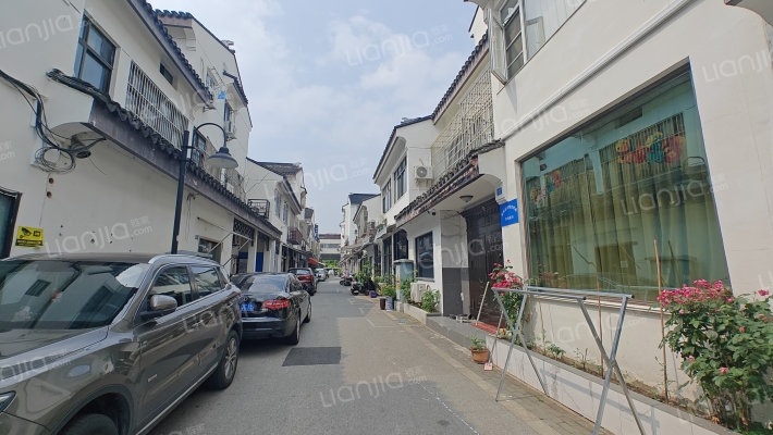 念珠街外景图