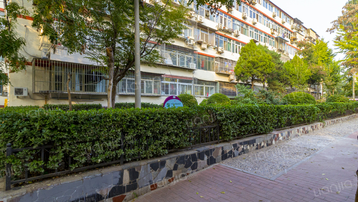 西革新里110号院外景图