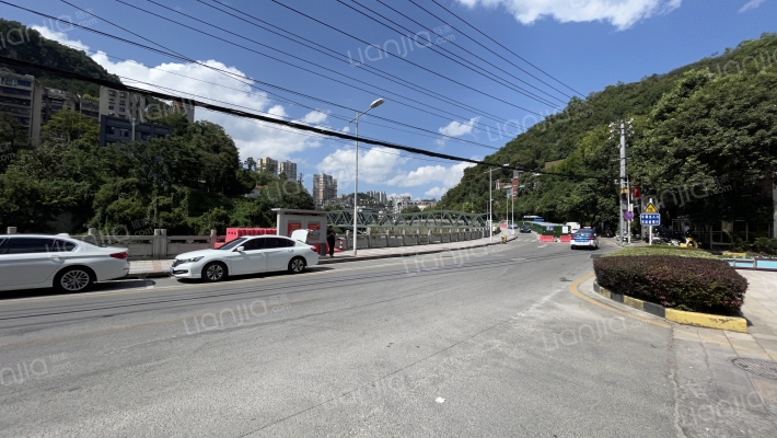 中天汤豪斯外景图