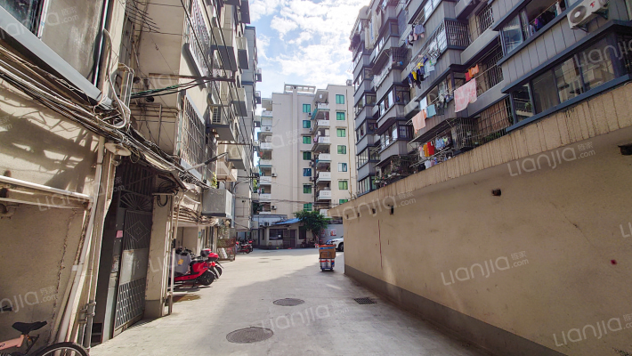 卫检宿舍外景图