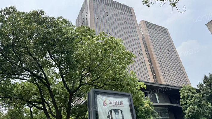 世界贸易中心外景图