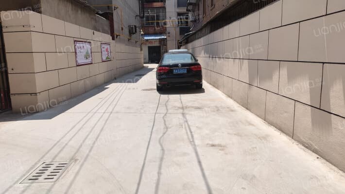 鸿鹰小区外景图