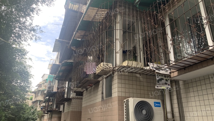 显圣街30号外景图