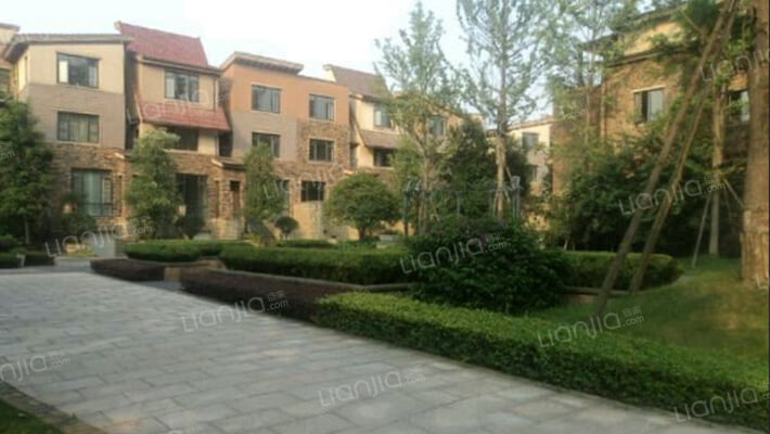 南郡七英里外景图