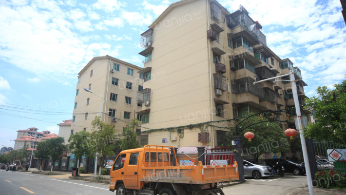 石棉厂宿舍外景图