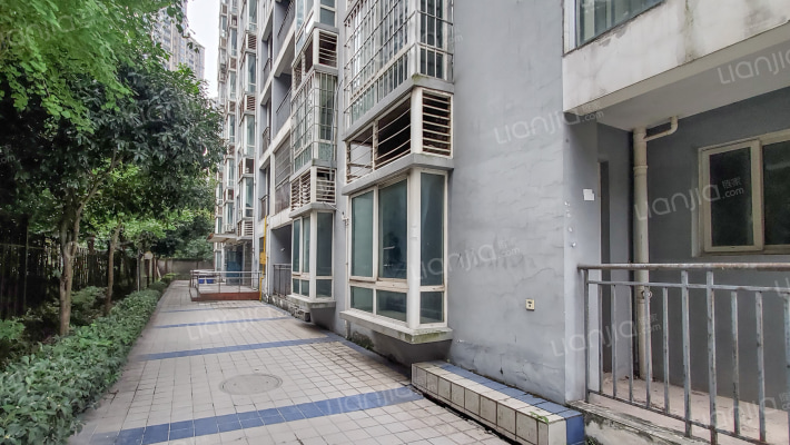 龙乡苑小区外景图