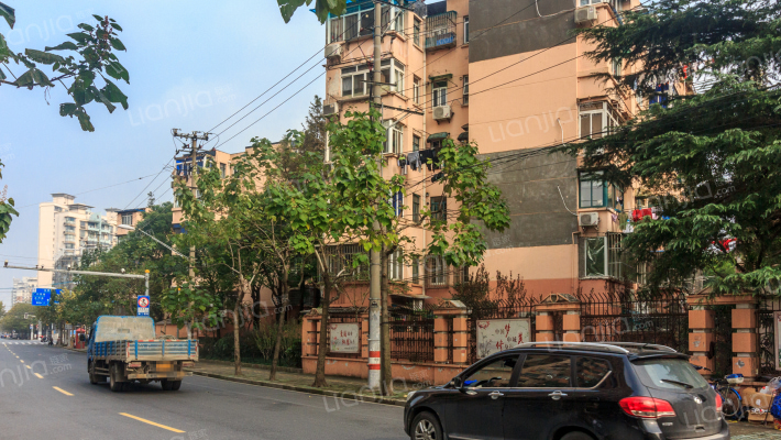 新沪小区外景图