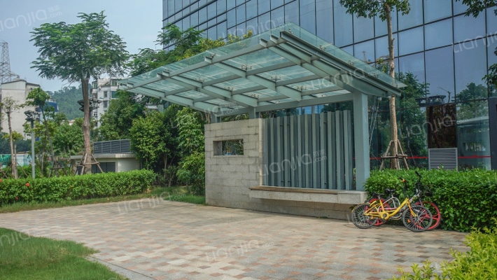 港航大厦外景图