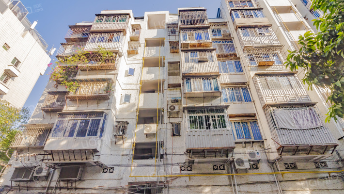 岳峰新村外景图