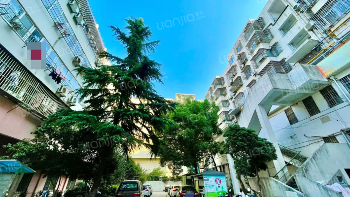 华盛大楼外景图