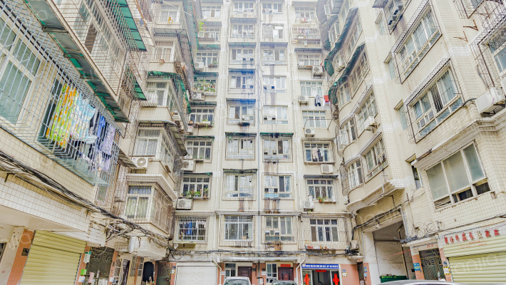 高知公寓外景图