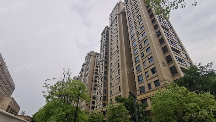 众安白马御府外景图