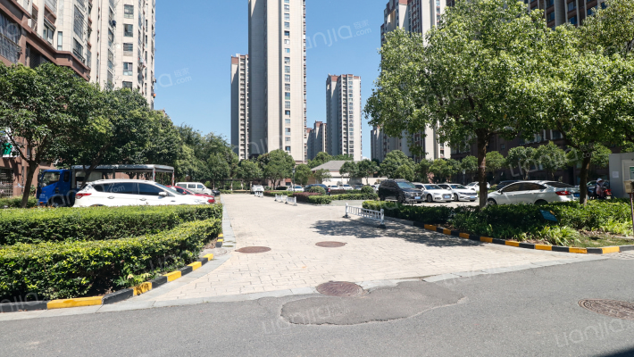 亚泰梧桐世家外景图