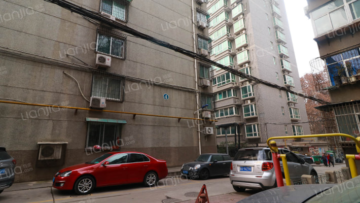 西安卫生学校家属院外景图