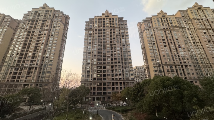 上海假日一二期外景图